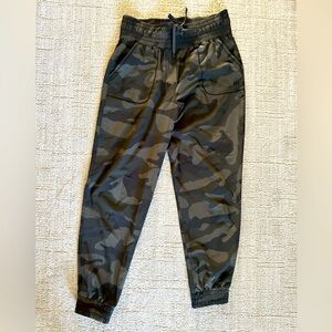 Albion Fit Camo Destination Jogger Size M